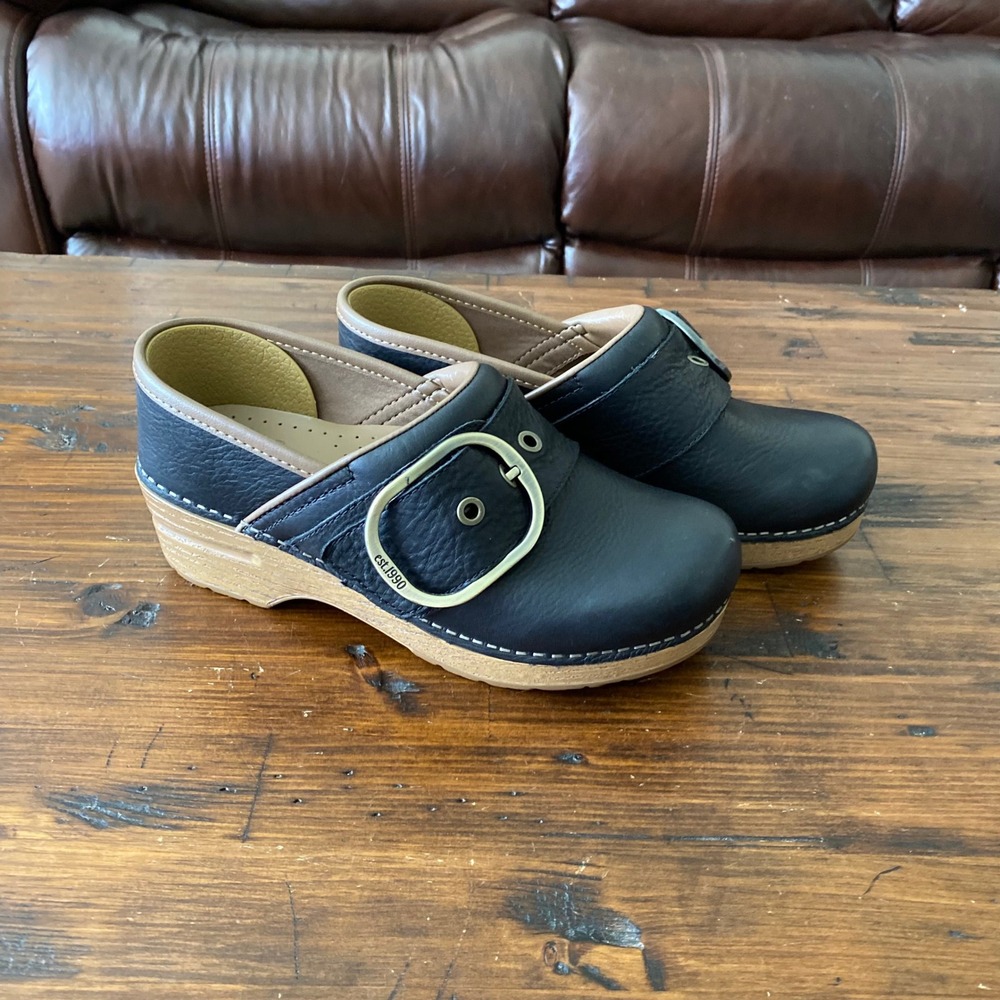 Dansko Pearson Black Leather Buckle Clogs Size 36 US Size 5.5-6